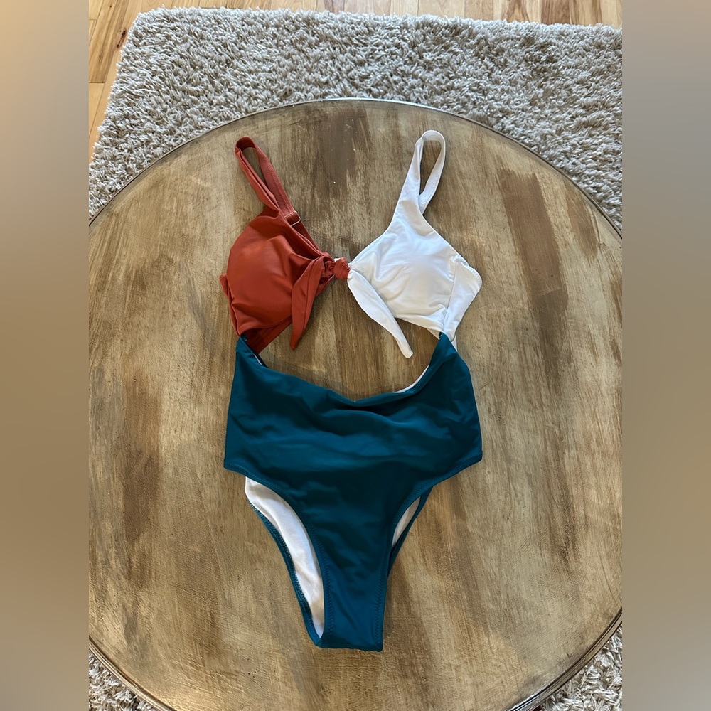 New Colorblock One-Piece Swimsuit